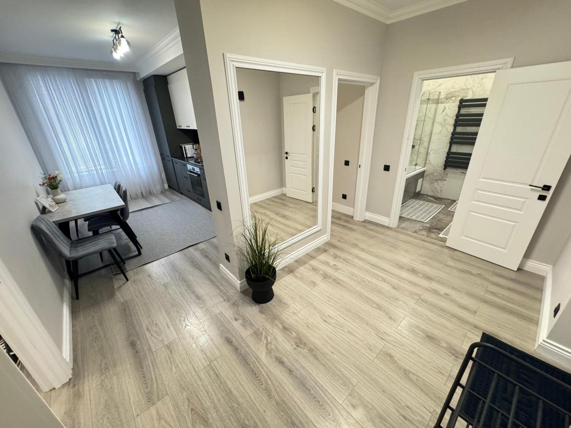 Two Bedroom Apartment In The Center, With Parking, Address Avram Iancu 32 キシナウ エクステリア 写真