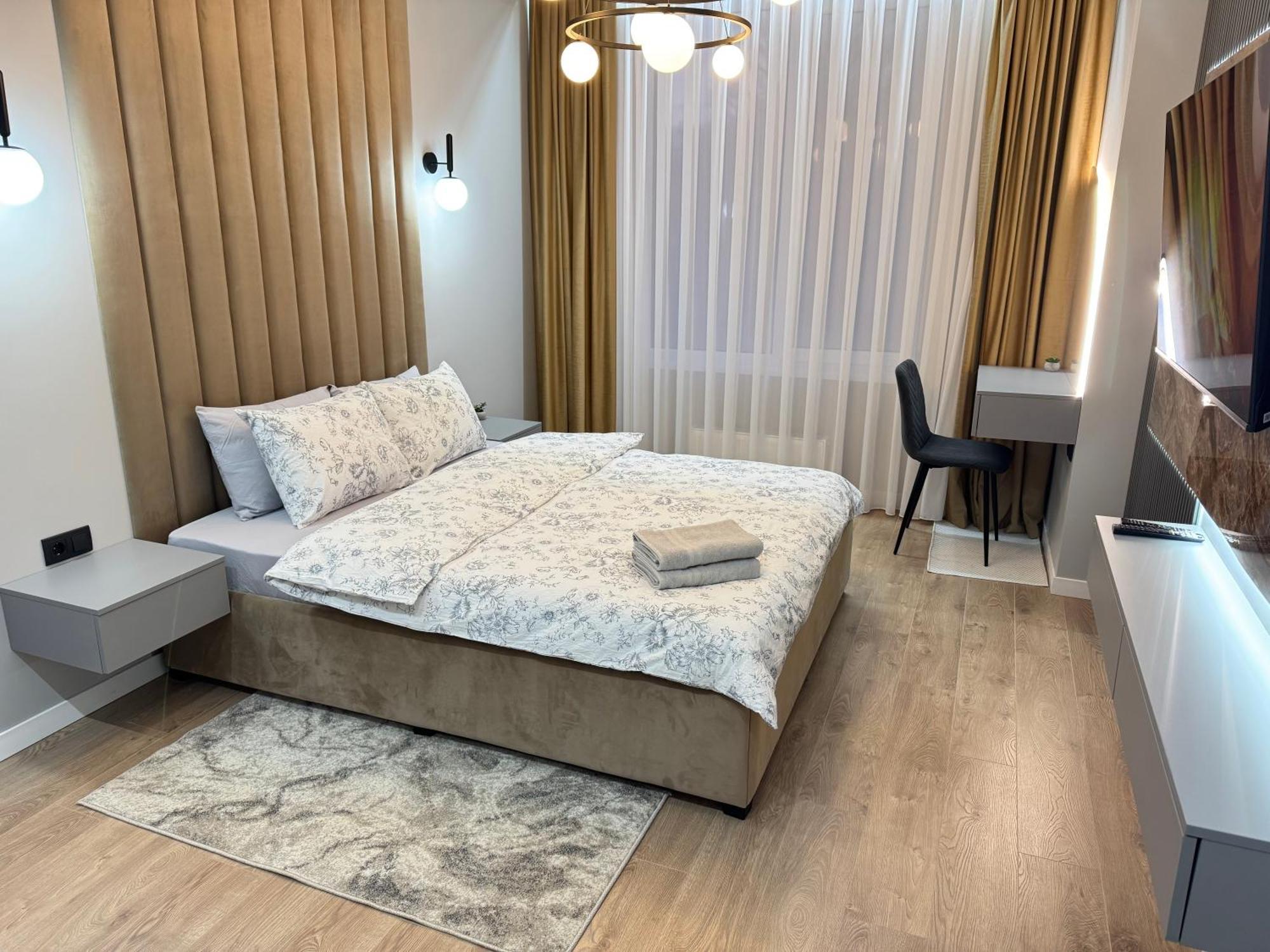 Two Bedroom Apartment In The Center, With Parking, Address Avram Iancu 32 キシナウ エクステリア 写真