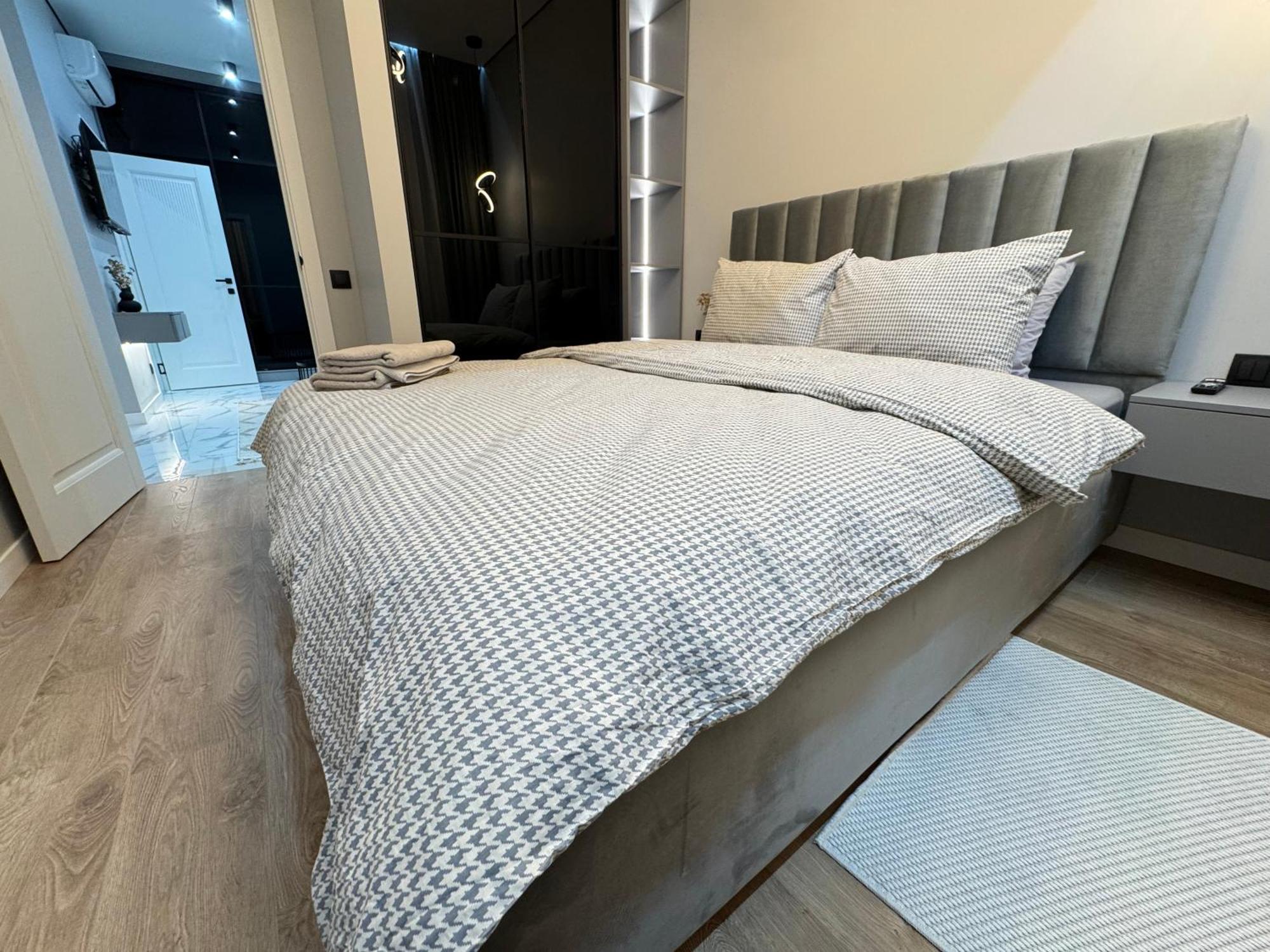 Two Bedroom Apartment In The Center, With Parking, Address Avram Iancu 32 キシナウ エクステリア 写真
