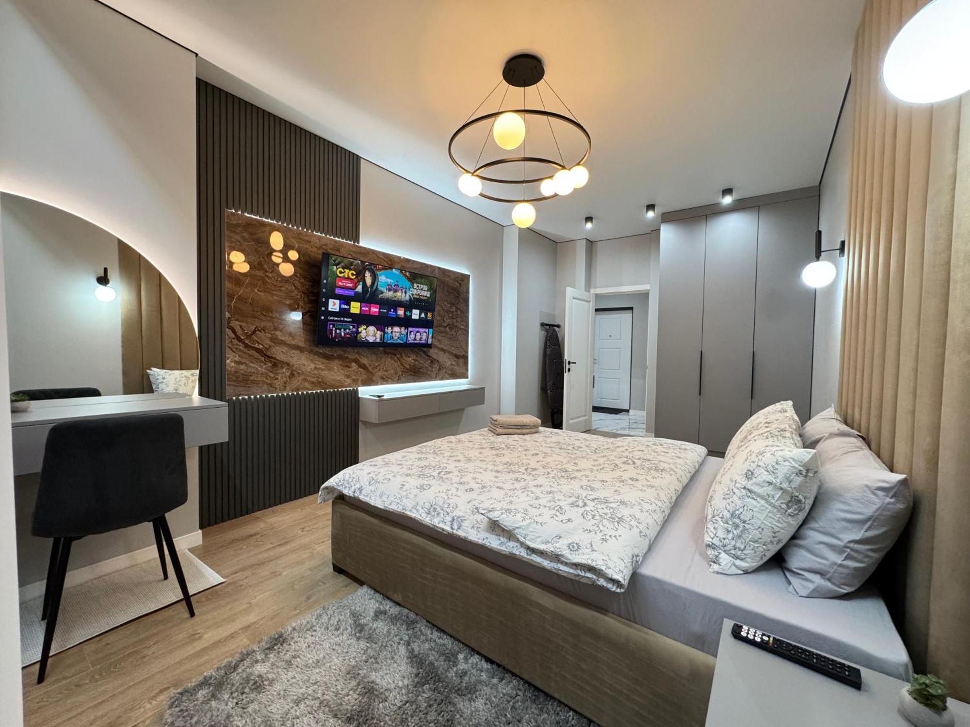 Two Bedroom Apartment In The Center, With Parking, Address Avram Iancu 32 キシナウ エクステリア 写真