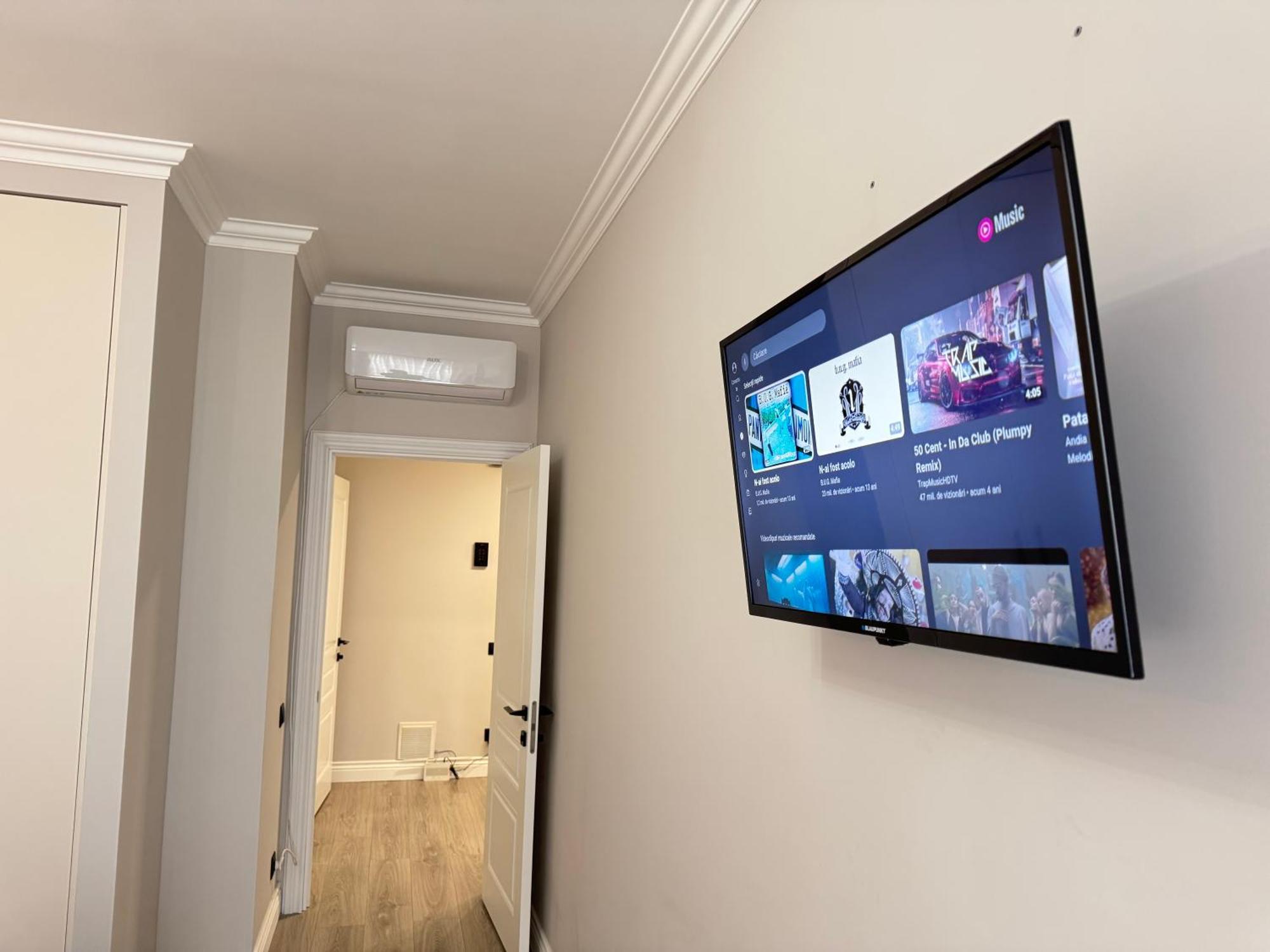 Two Bedroom Apartment In The Center, With Parking, Address Avram Iancu 32 キシナウ エクステリア 写真
