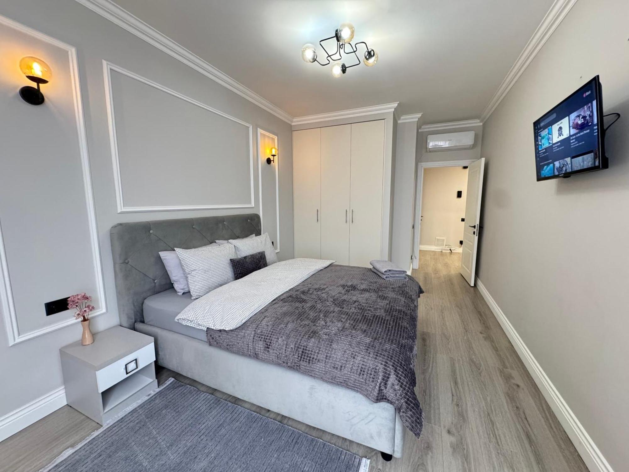 Two Bedroom Apartment In The Center, With Parking, Address Avram Iancu 32 キシナウ エクステリア 写真